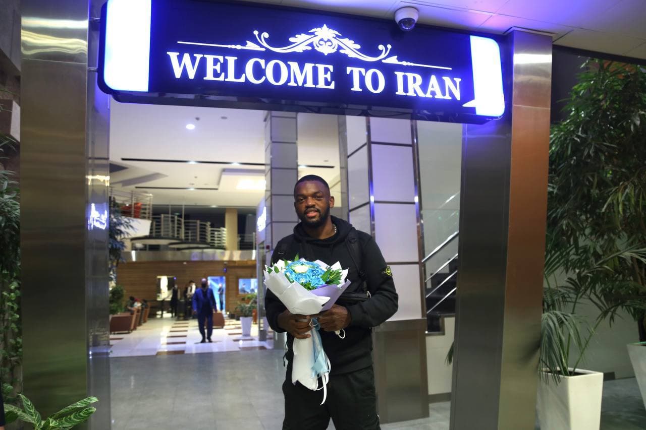 تصاویری از ورود کوین یامگا به تهران برای پیوستن به استقلال