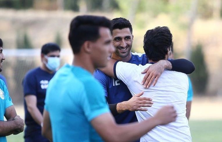رشید مظاهری: از فرهاد مجیدی ممنونم که همیشه دغدغه اش روزهای خوب برای استقلال است