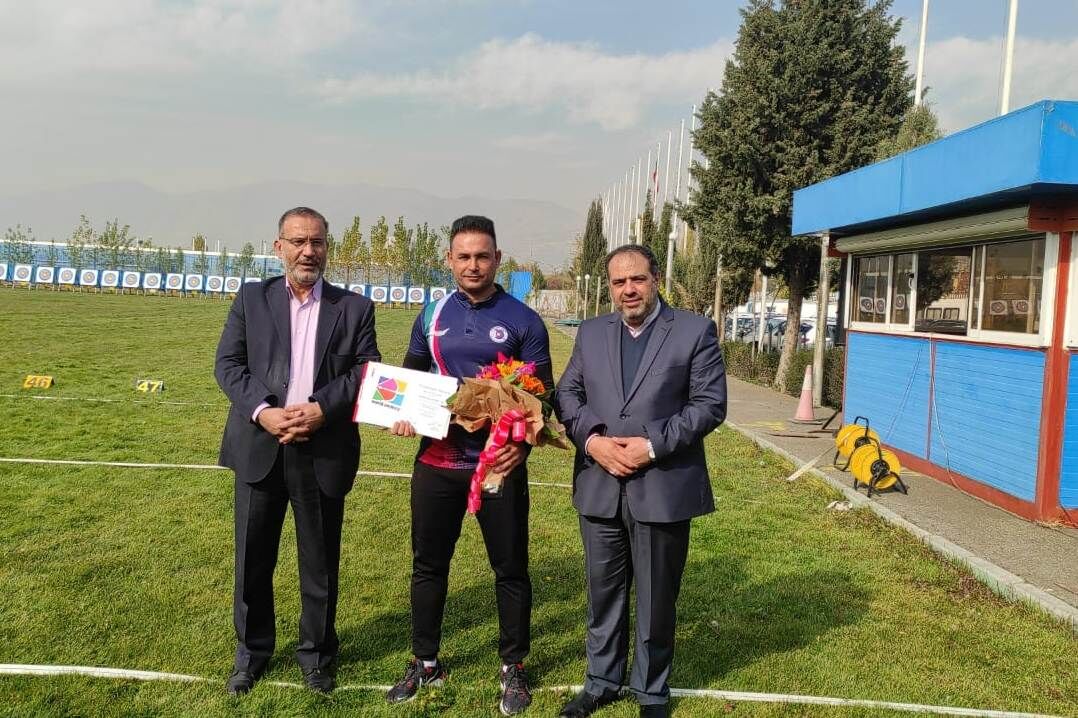 گواهی رکوردشکنی غلامرضا رحیمی در پارالمپیک اهدا شد