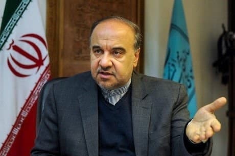 د آخه هنوز به سال نکشیده که وزیر جدید جای من اومده، این بازیه میکنید؟ چرا یکاری میکنید که همه بفهمن این 5سال چجوری قهرمان شدیم؟ . اون از الهلال اینم آلومینیم . هر تیمی که اولش ال داره که جرر میده الان گل گهرم میاد اسمشو میزاره الگل گوهر که ....??