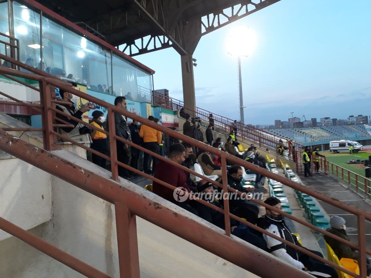 بازی سپاهان _ پرسپولیس بدون تماشاگر نبود + عکس
