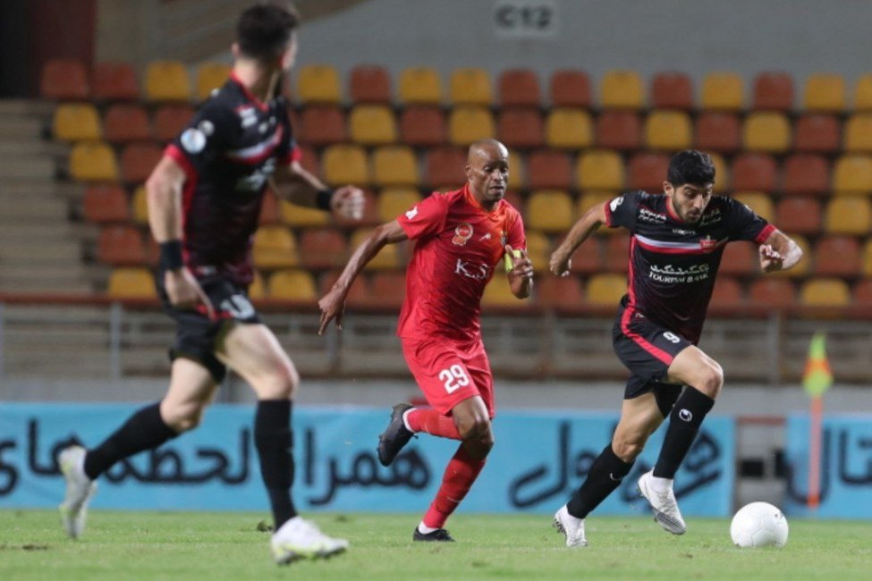 محمود کلهر: پرسپولیس مقابل فولاد بازی رو به جلو و هجومی به نمایش گذاشت