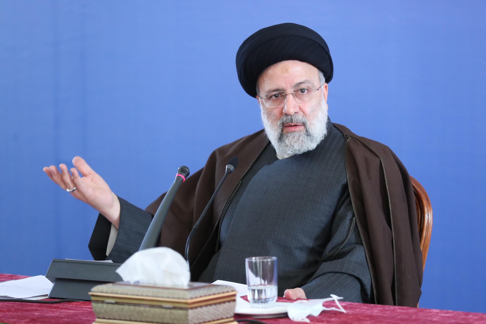 ابراهیم رییسی: مسابقات ورزشی با حضور محدود تماشاگران برگزار شود