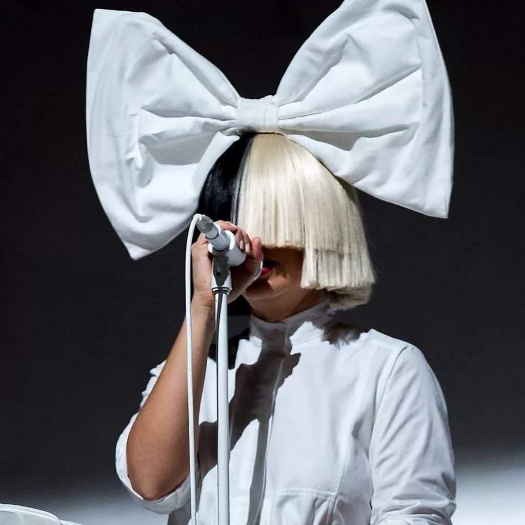 آهنگ The Greatest از Sia + متن و ترجمه
