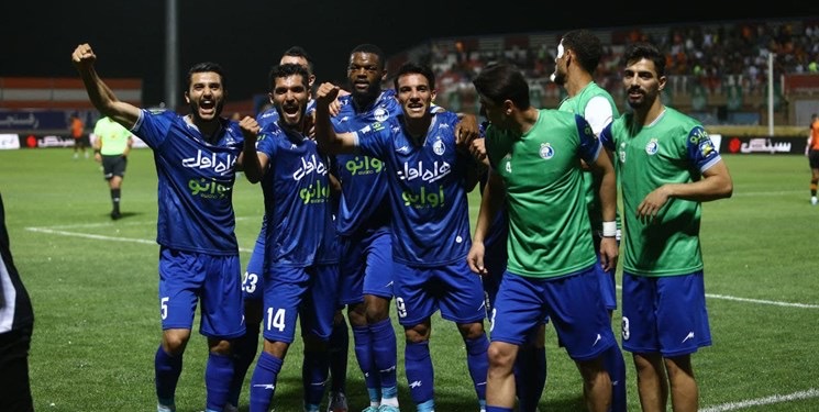 پرسپولیسی ها سکوی قهرمانی را زودتر از استقلالی ها می بینند
