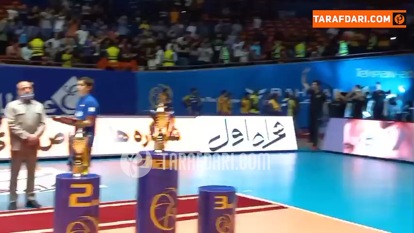 مراسم اهدای مدال به تیم دوم رقابت های والیبال باشگاه های آسیا / فیلم