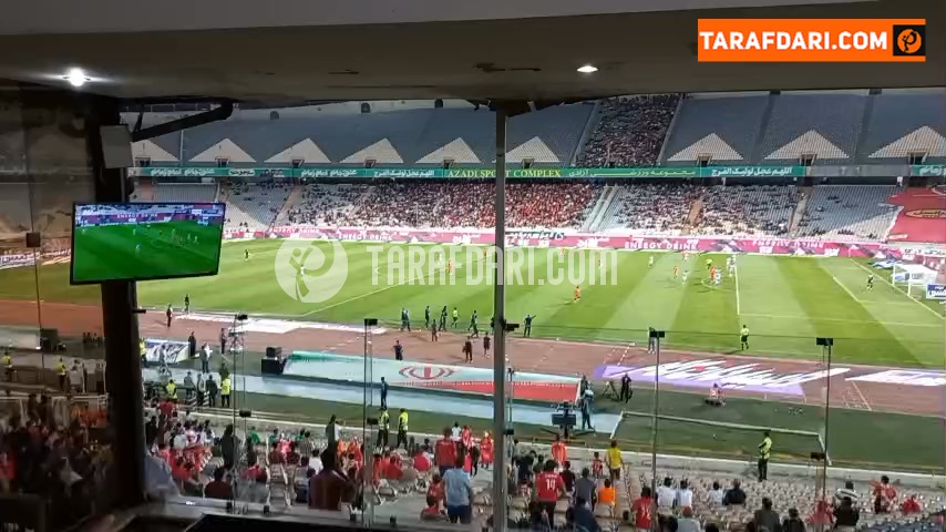 اعتراض شدید نیمکت پدیده به صحنه مشکوک در محوطه جریمه پرسپولیس / فیلم