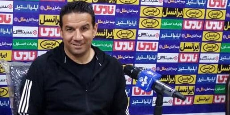 سرآسیایی: گردن ما از مو باریک تر است؛ مسئولیت شکست را بر عهده می گیرم