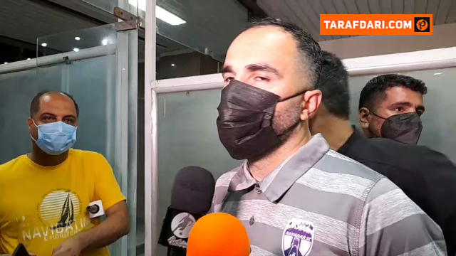 داریوش شجاعیان: هنگام خروج یکی از اعضای کادر فنی پرسپولیس به سرمربی ما فحاشی کرد و درگیری شروع شد / فیلم