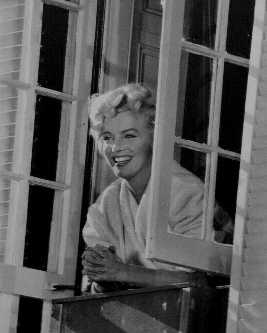 دانلود موسیقی مریلین مونرو Marilyn Monroe - I'm Gonna File My Claim