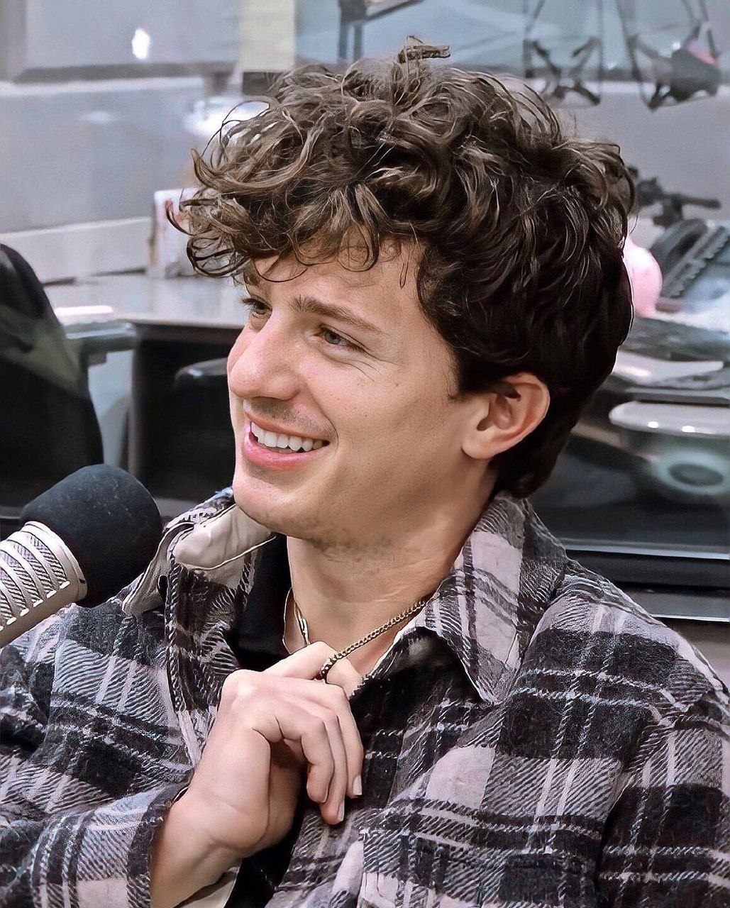 آهنگ جدید that's hilarious از Charlie Puth