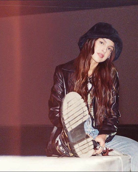 دانلود آهنگ Brutal از Olivia Rodrigo
