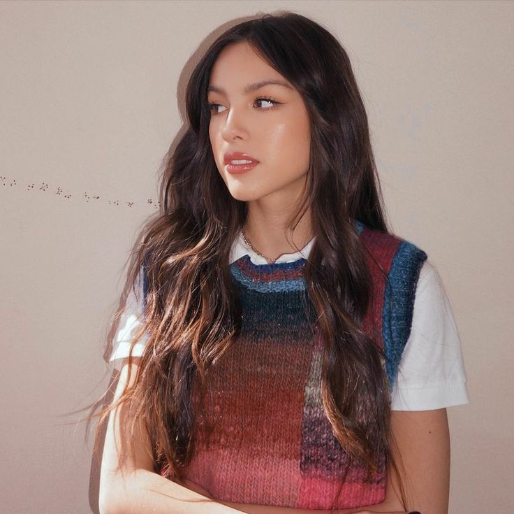 دانلود آهنگ Hope Ur Ok از Olivia Rodrigo (همراه با ترجمه)