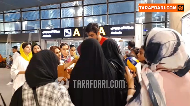 عکس یادگاری هواداران با بردیا سعادت / فیلم