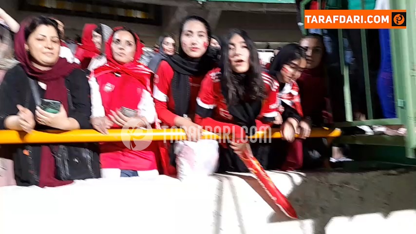 بانوی هوادار پرسپولیس: دست تان درد نکند، آزادی به آزادی رسید / فیلم