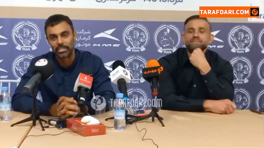 مهدی ماهانی: باور کنید بازیکنان استقلال و پرسپولیس پشت پرده آنچنان رفیق هستند اگر ببینید با چاقو آنها را میزنید! / فیلم