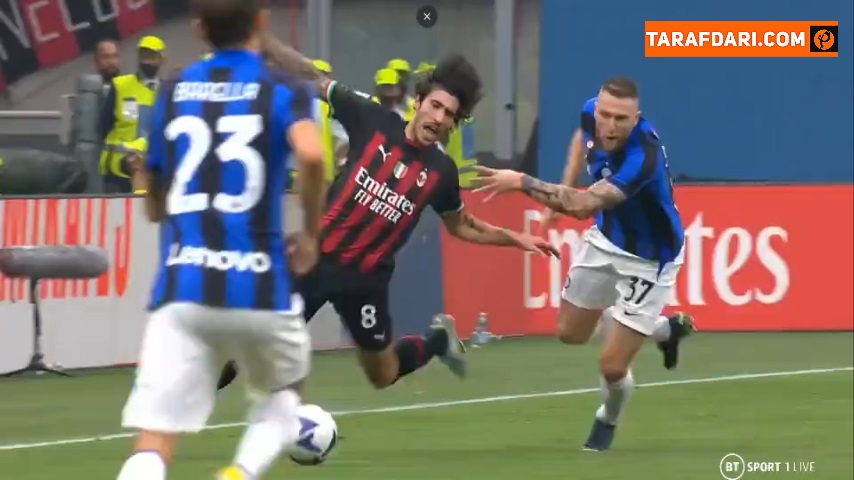گل دوم و زیبای رافائل لیائو به اینتر (میلان 3-1 اینتر)