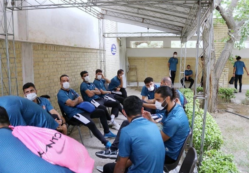 بازیکنان مس کرمان به ایفمارک رفتند