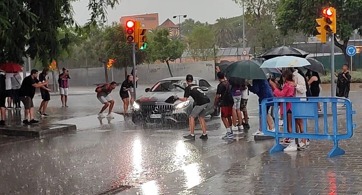 جزییات سرقت از لواندوفسکی در نزدیکی کمپ بارسلونا