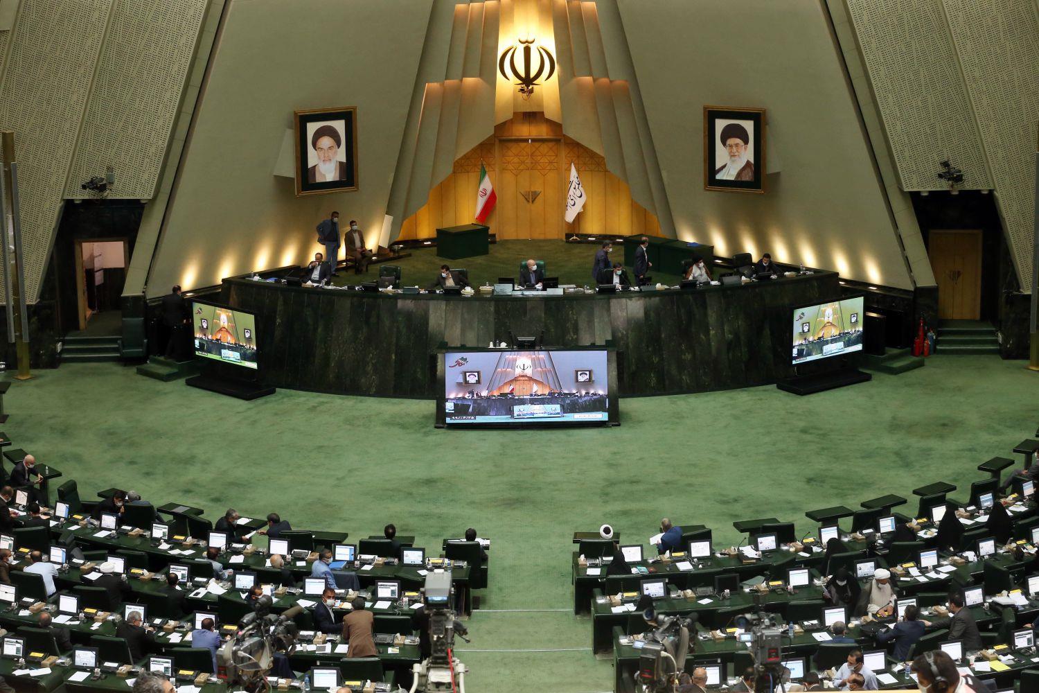 نقش کمیسیون صنایع مجلس در تعیین سرمربی تیم لیگی!