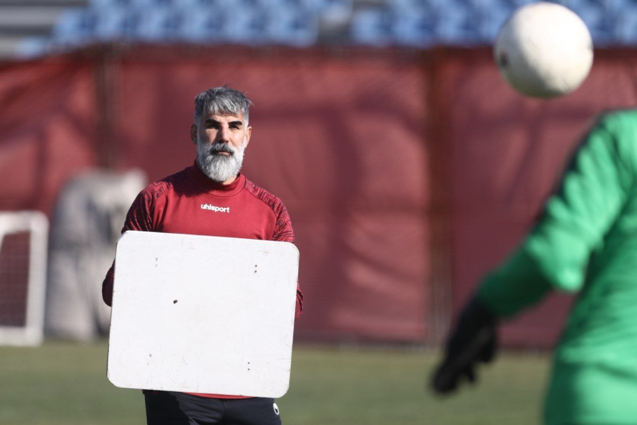 هوادار، مربیان پرسپولیسی اش را به رخ پرسپولیس کشید!