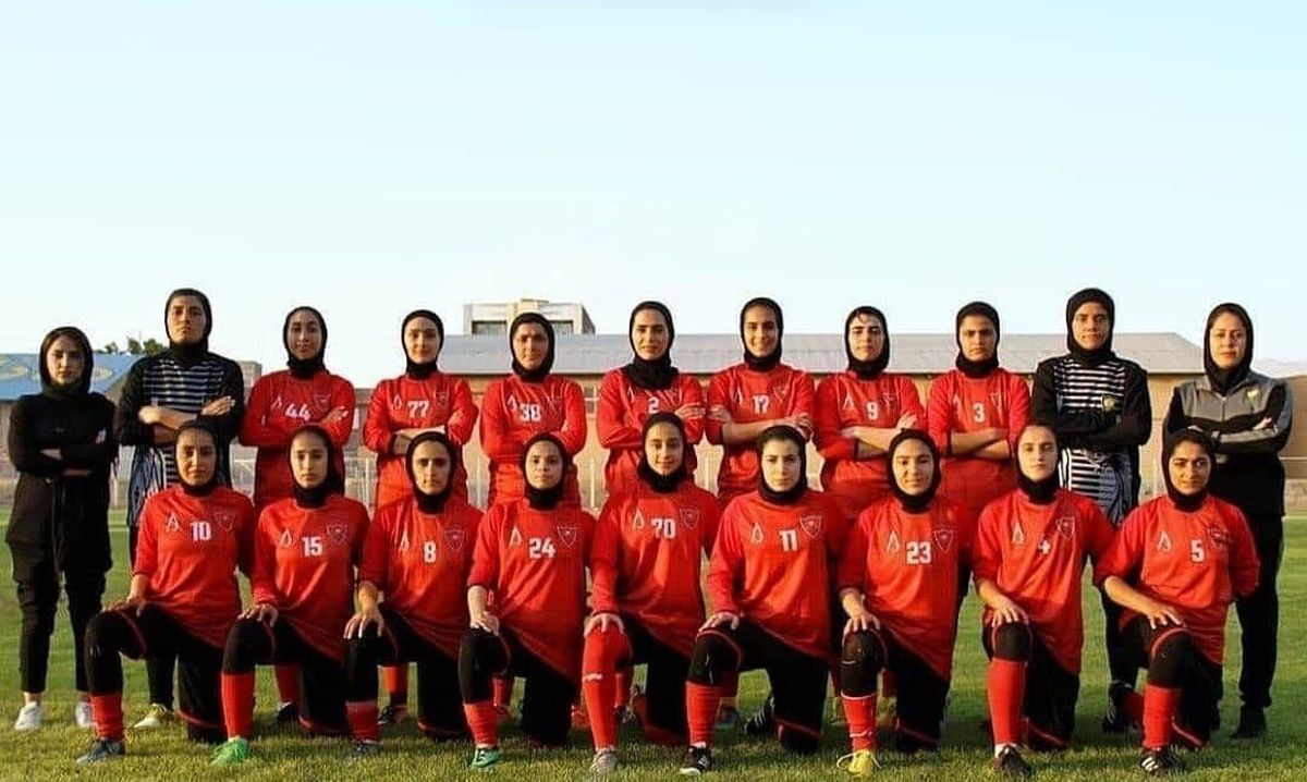 روایتی تکان دهنده از دختران فوتبالیست نیشابور؛ گفتند غذا را قطع و از خوابگاه بیرونمان کنند