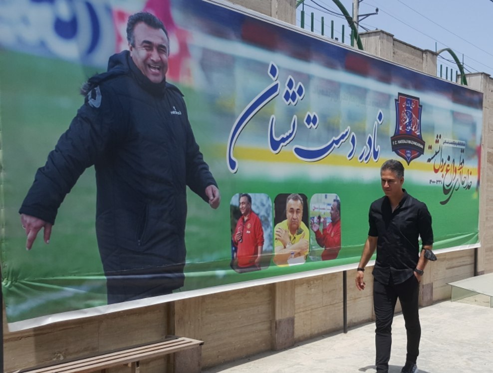 حضور حمید مطهری بر سر مزار نادر دست نشان