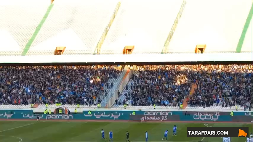شادی هواداران استقلال پس از گل اول توسط ارسلان مطهری از دریچه دوربین طرفداری / فیلم