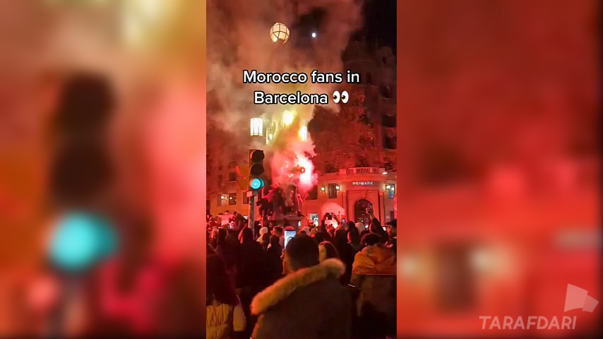 جشن و شادمانی هواداران مراکش در خیابان های بارسلونا پس از پیروزی مقابل اسپانیا / فیلم