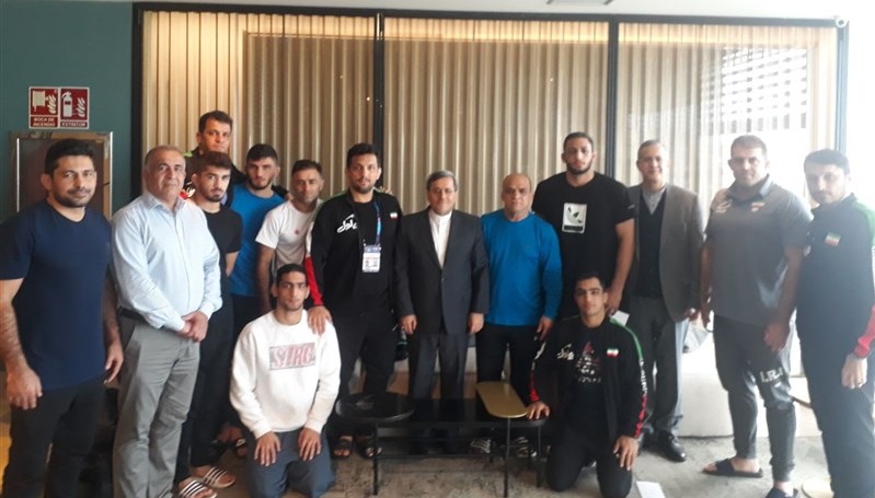 دیدار سفیر ایران با آزادکاران ملیپوش در اسپانیا/ حسن قشقاوی: اگر به مادرید نزدیکتر بودید، به سالن میآمدیم