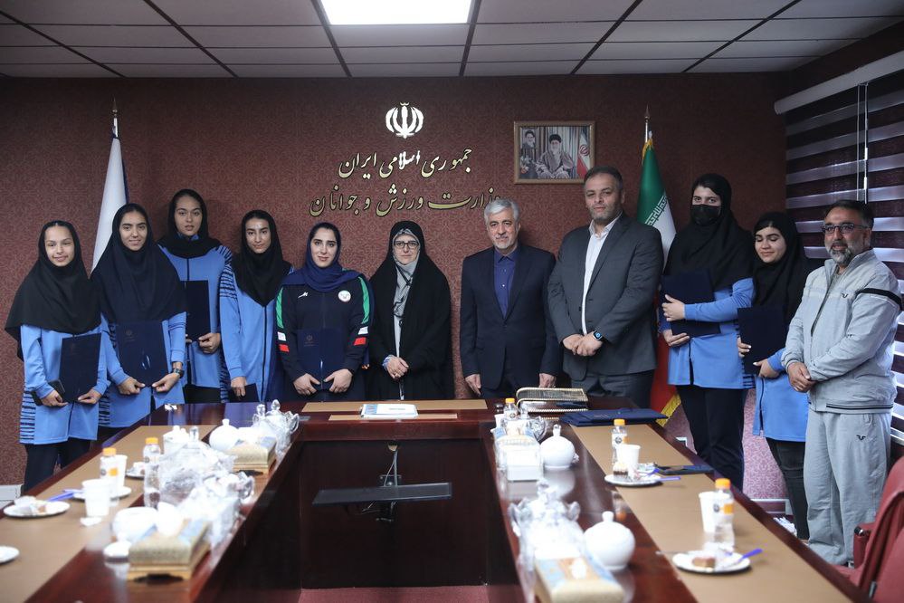 دیدار بانوان مدالآور وزنهبرداری و دوومیدانی با وزیر ورزش