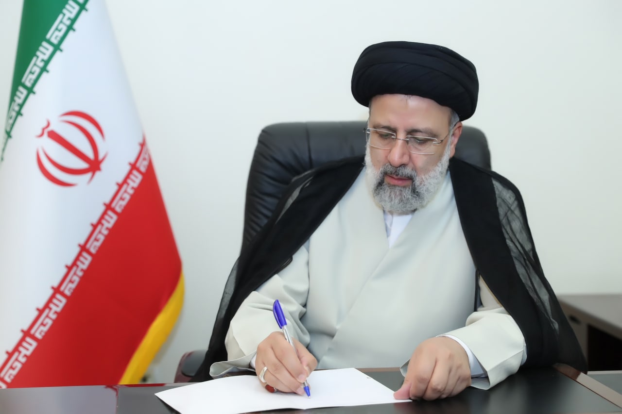 رئیس جمهور قهرمانی تیم کشتی فرنگی امید در جهان را تبریک گفت