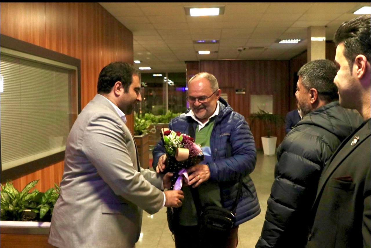 پرورش اندام جوانان قهرمانی جهان| رييس كميته داوران فدراسيون جهانى وارد تهران شد