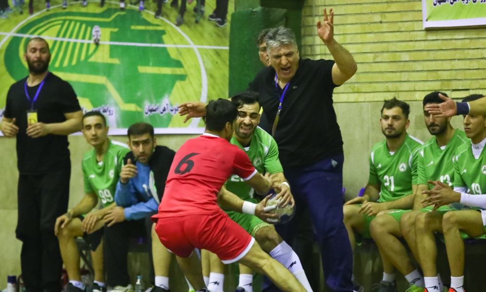تحلیل کارشناس هندبال از عملکرد ملیپوشان/ صادقی: باید جوانها را به قهرمانی جهان میفرستادند