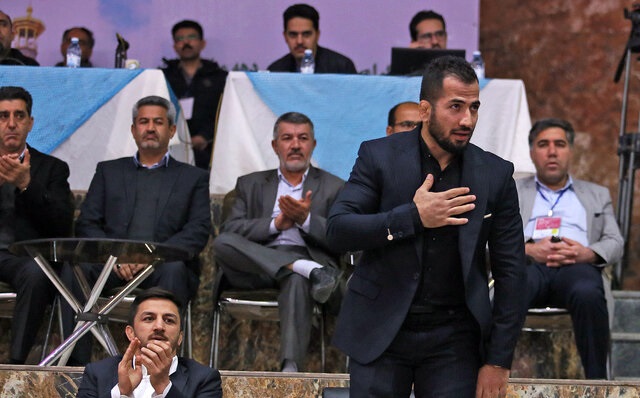 انتقاد تند و تیز قهرمان المپیک از رییس فدراسیون/ نوروزی: علیرضا دبیر، کشتی را بیاعتبار کرد