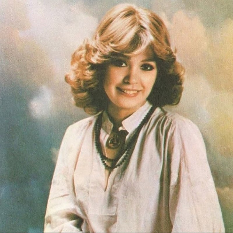 نلی_عروسکِ شکسته