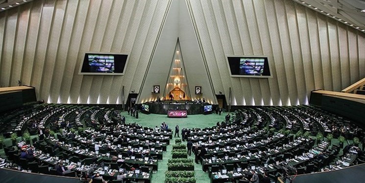 رفتار گزینشی نسبت به حضور رسانهها در جلسه فوتبالیِ مجلس
