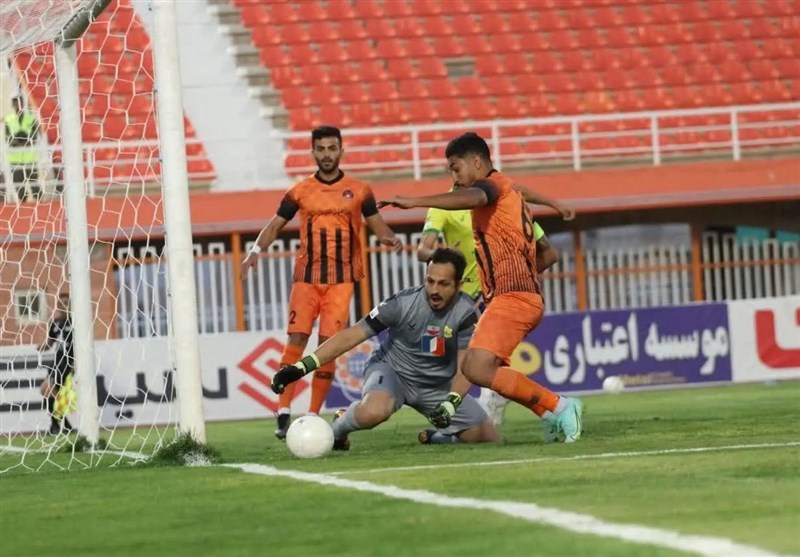 مربی مس کرمان: میخواهیم از بازی با پرسپولیس لذت ببریم