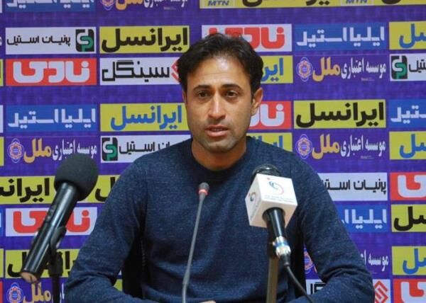 سرمربی فجرسپاسی شیراز: مسابقات دسته یک تحت الشعاع زمین های بد است