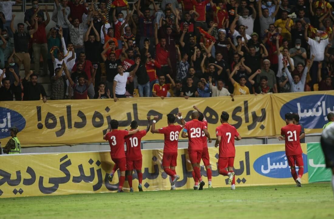 فولاد خوزستان به خاطر تماشاگرانش جریمه شد