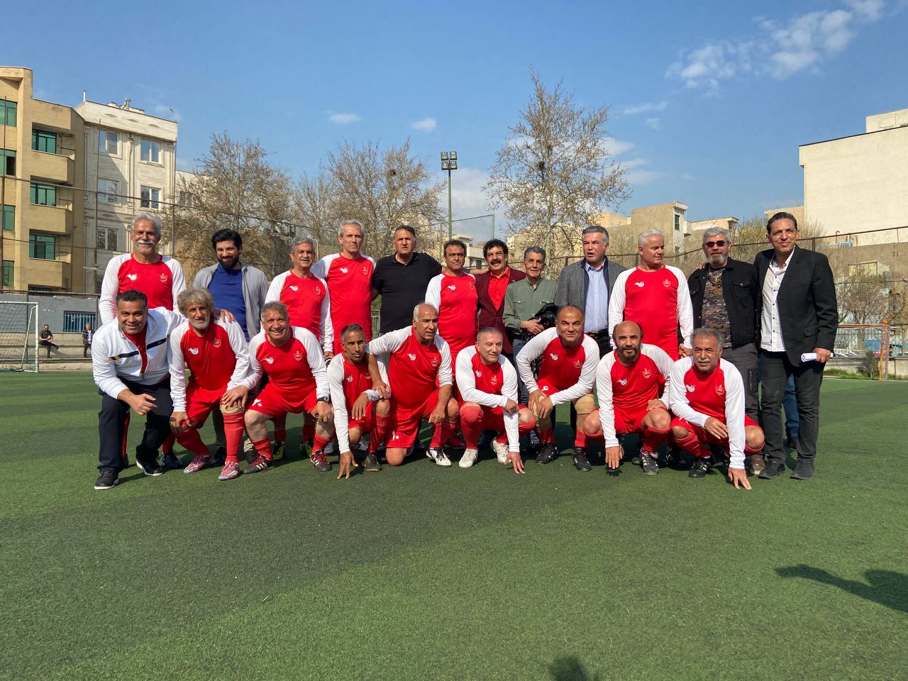 پیشکسوتان پرسپولیس عسل نمی خواهند، شما لطفا نیش نزنید!