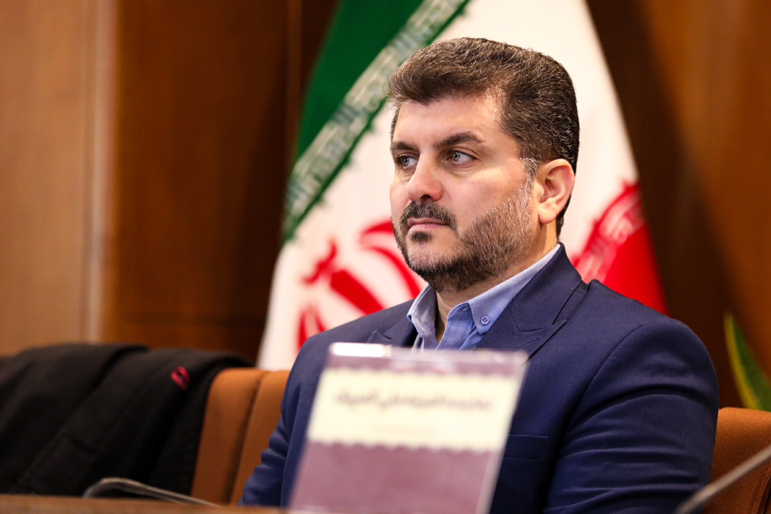 پاسخ مدیرکل امور مشترک فدراسیونها درباره تعویق انتخابات وزنه برداری؛ فرهادیان: بازنشستگی علیپور ابلاغ شود، بدون تعارف برکنار میکنیم
