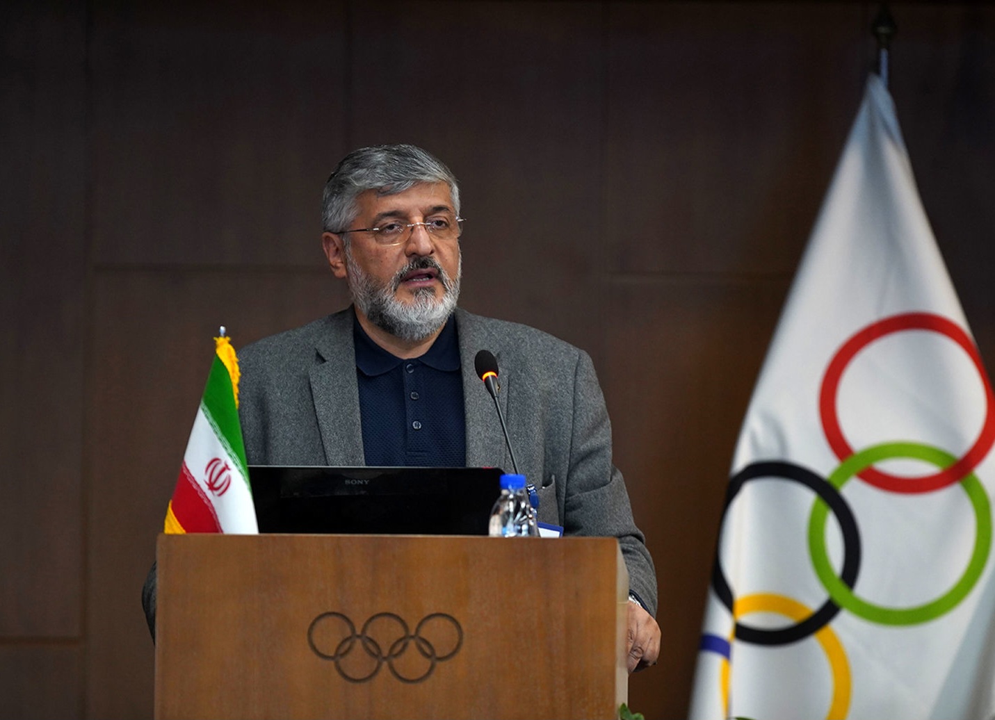 پولادگر: مشکلات ویزایی را از IOC و وزارتامورخارجه پیگیری کردهایم؛ نهادهای بینالمللی به اعتراض ما پاسخ ندادهاند