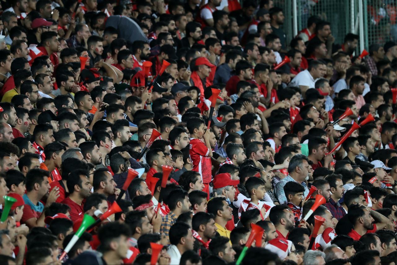 پیشنهاد برای جشن قهرمانی؛ پرسپولیسی ها این قاب عکس را به ورزشگاه ببرند! + عکس