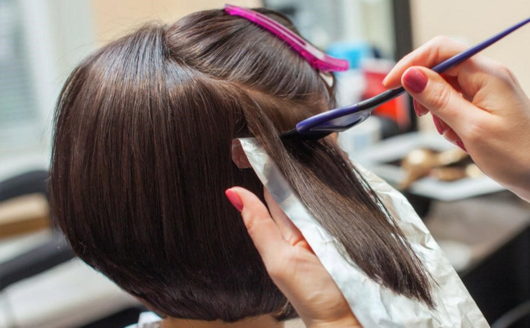 رنگ مو بدون آمونیاک: آیا این روش برای موهایی با رنگ پایه تیره مناسب است؟
