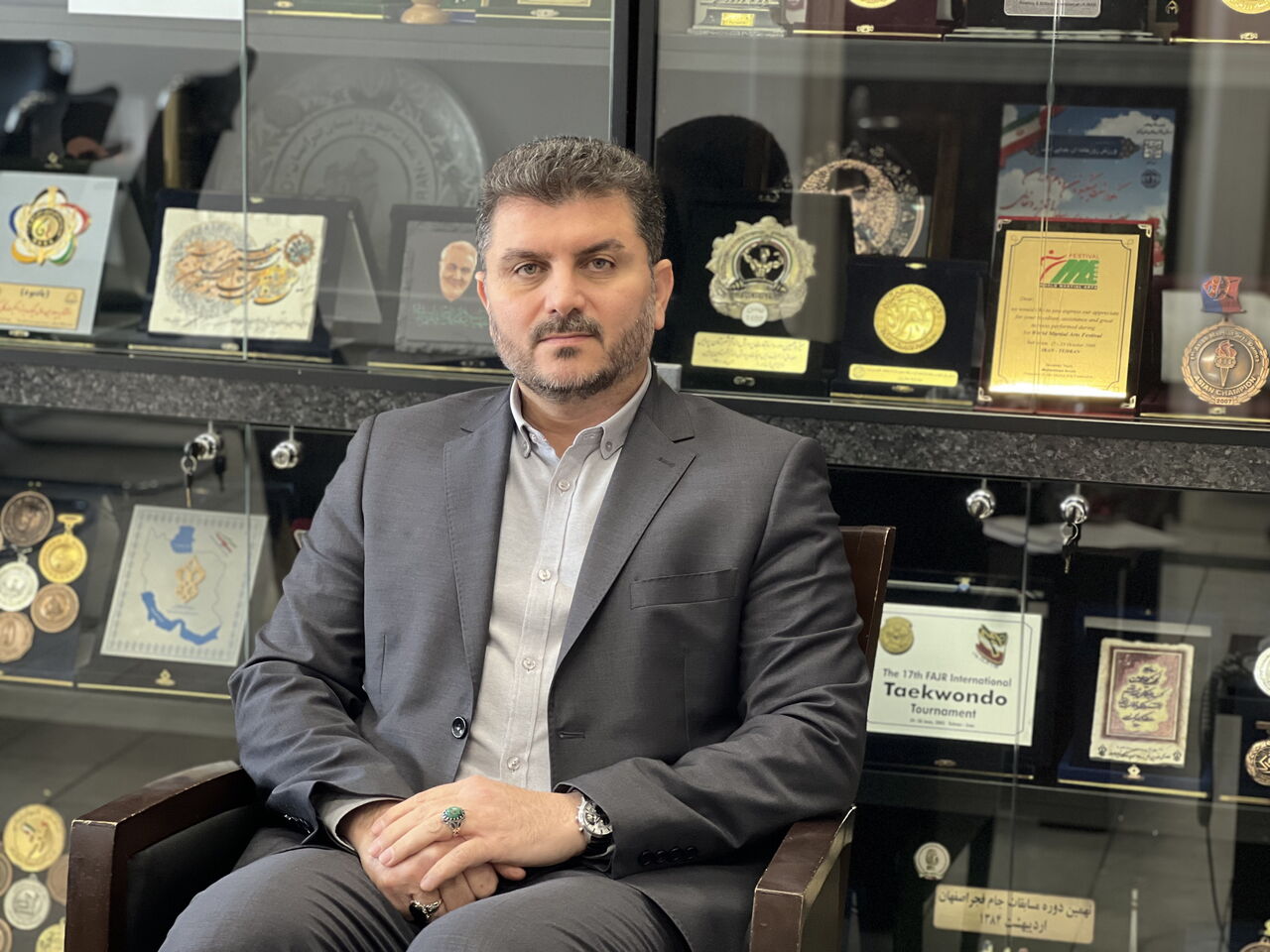 رکوردشکنی وزارت ورزش در برگزاری انتخابات فدراسیونها/ فرهادیان: تا حرف میزدیم، میگفتند تعلیق میشویم!