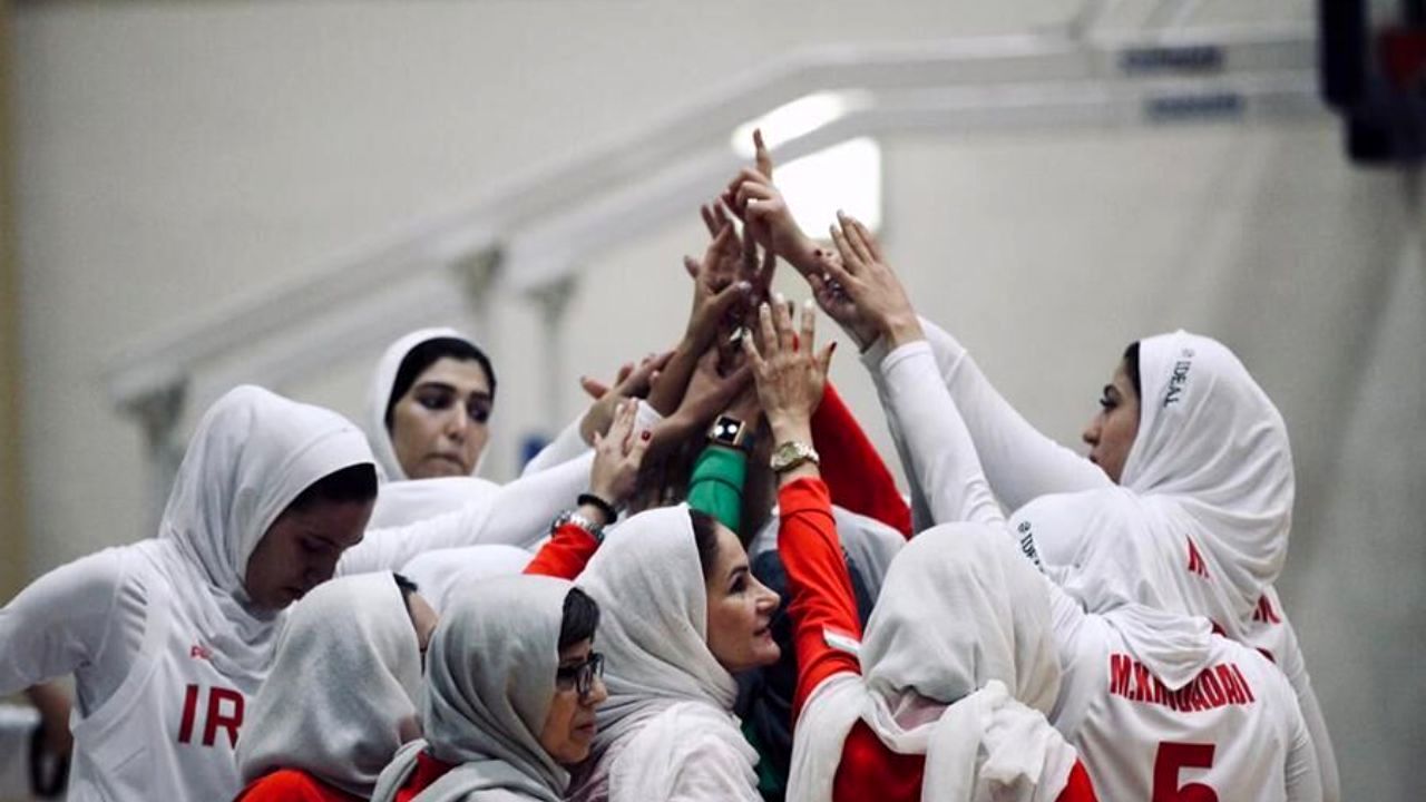 بسکتبالیستهای زن چشمانتظار مربی یونانی/ ملک: منتظریم یورو لیگ به پایان برسد