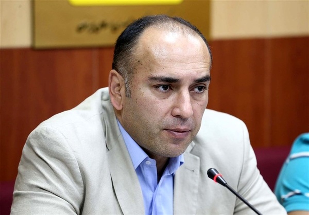 کسب مدال در شنا؟ قصه است/ رضوانی: قرارداد مربی فوتبال ۲۷ میلیارد، بودجه فدراسیون هشت میلیارد!
