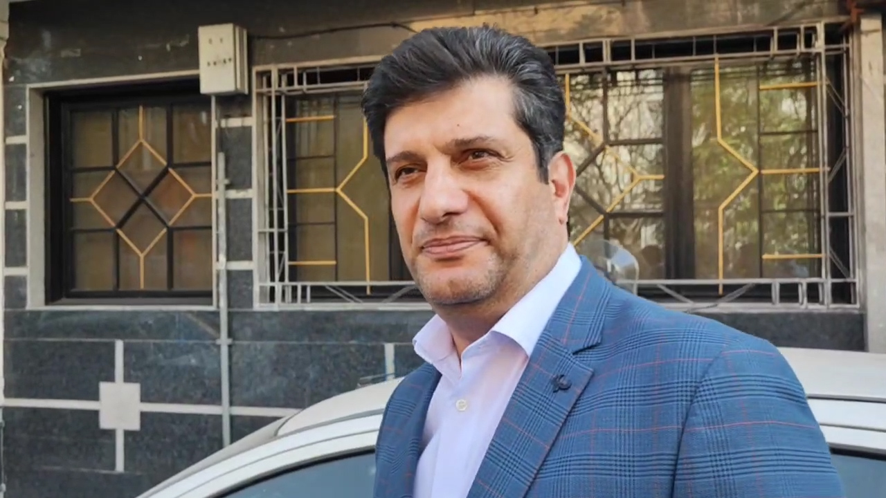 معاون حقوقی استقلال