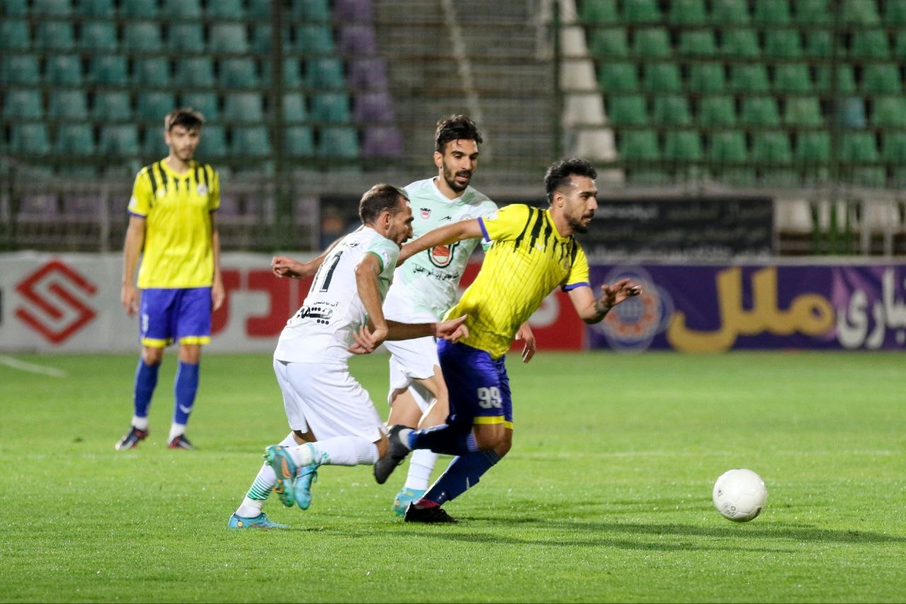 نفت مسجدسلیمان 1-0 ذوب آهن / سه امتیاز طلایی در خانه؛ آدمی به امید زنده است!
